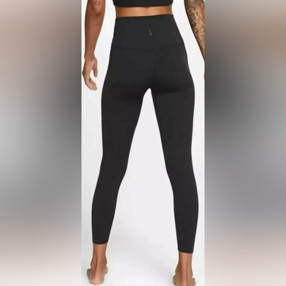 NIKE YOGA Women's High Rise 7/8 Ankle Leggings CU5293-010 - Black, Size … - Picture 2 of 4